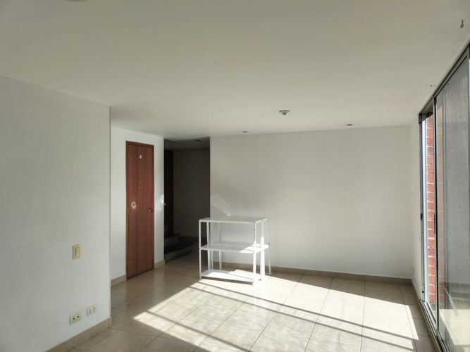 Apartamento de 3 alcobas en arriendo en El Poblado, Medellín, 151 m² · foto 2 de 18