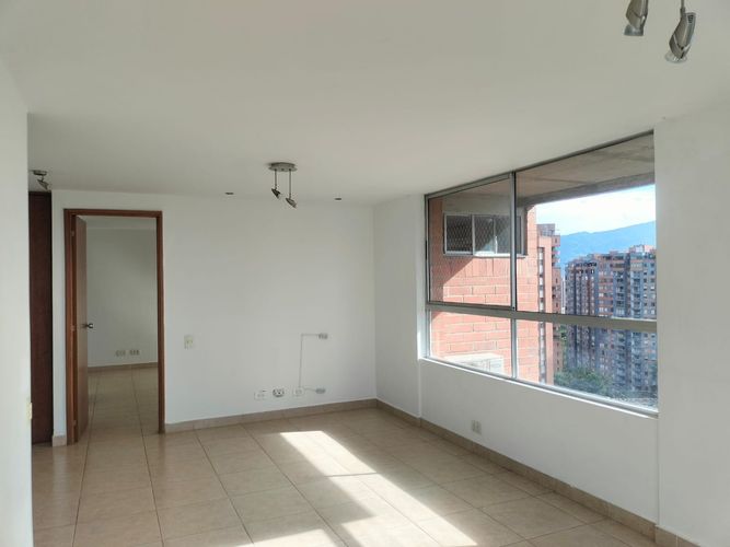 Apartamento de 3 alcobas en arriendo en El Poblado, Medellín, 151 m² · foto 9 de 18