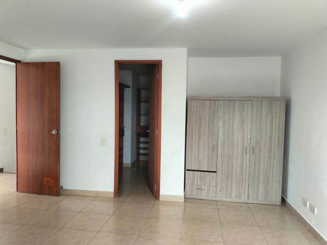 Apartamento de 3 alcobas en arriendo en El Poblado, Medellín, 151 m² · foto 12 de 18