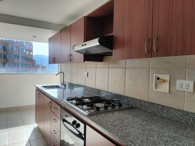 Apartamento de 3 alcobas en arriendo en El Poblado, Medellín, 151 m² · foto 5 de 18