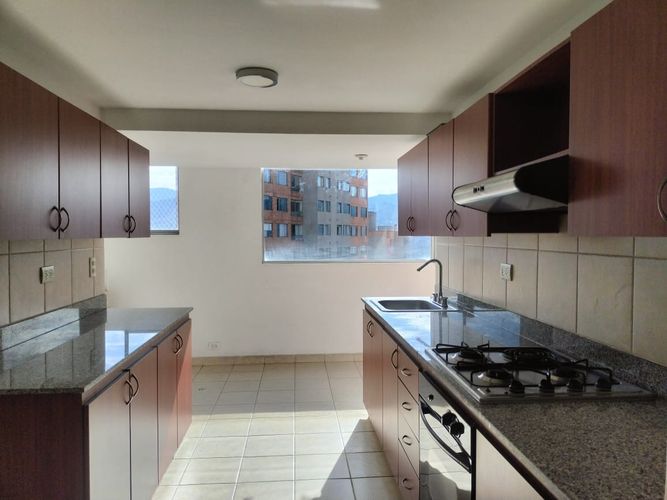 Apartamento de 3 alcobas en arriendo en El Poblado, Medellín, 151 m² · foto 4 de 18