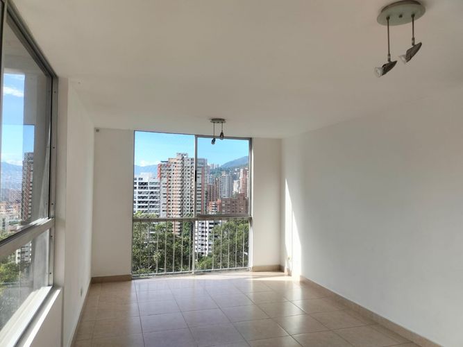 Apartamento de 3 alcobas en arriendo en El Poblado, Medellín, 151 m² · foto 6 de 18