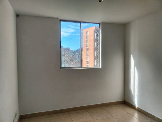 Apartamento de 3 alcobas en arriendo en El Poblado, Medellín, 151 m² · foto 15 de 18