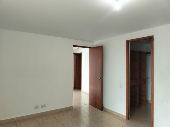 Apartamento de 3 alcobas en arriendo en El Poblado, Medellín, 151 m² · foto 14 de 18