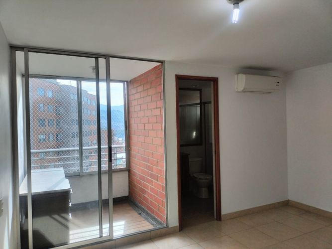 Apartamento de 3 alcobas en arriendo en El Poblado, Medellín, 151 m² · foto 17 de 18