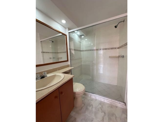 Apartamento de 3 alcobas en arriendo en La Florida, Medellín, 100 m² · foto 8 de 13