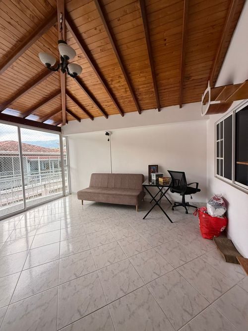 Casa de 4 alcobas en venta en Granjas De Provenza, Bucaramanga, 103 m² · foto 3 de 13