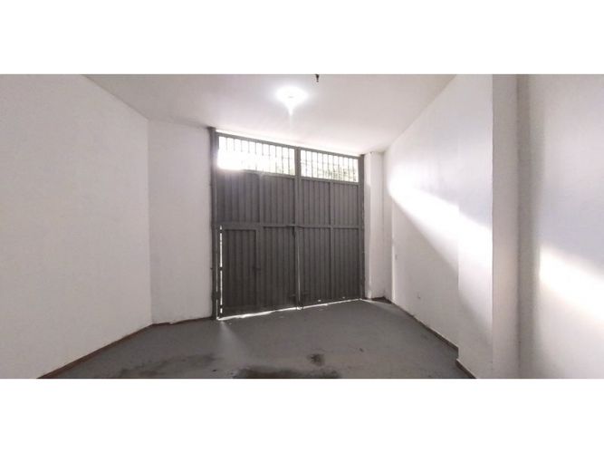 Bodega en arriendo en Cristo Rey, Medellín, 120 m² · foto 4 de 4