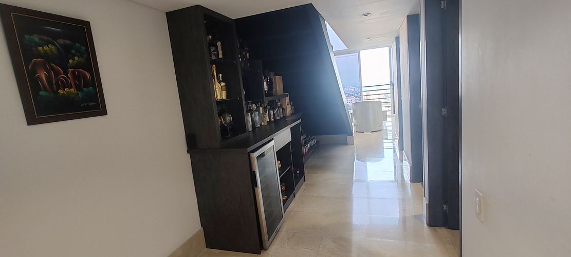 Apartamento de 2 alcobas en venta en Bellavista, Cali, 143 m² · foto 3 de 19
