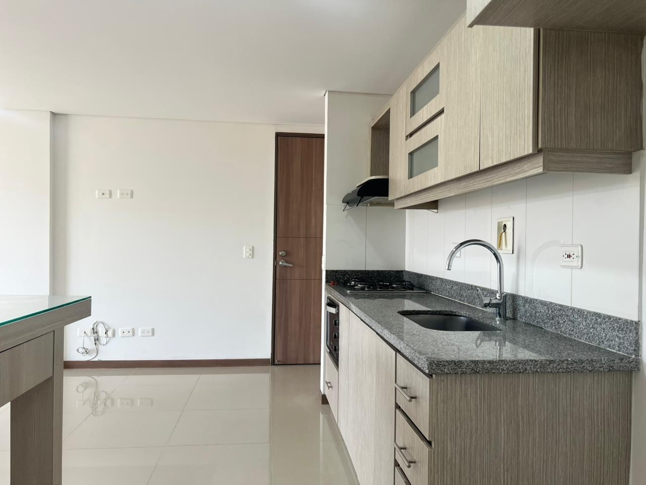 Apartamento en arriendo en Uribe Angel, Envigado · foto 5 de 18