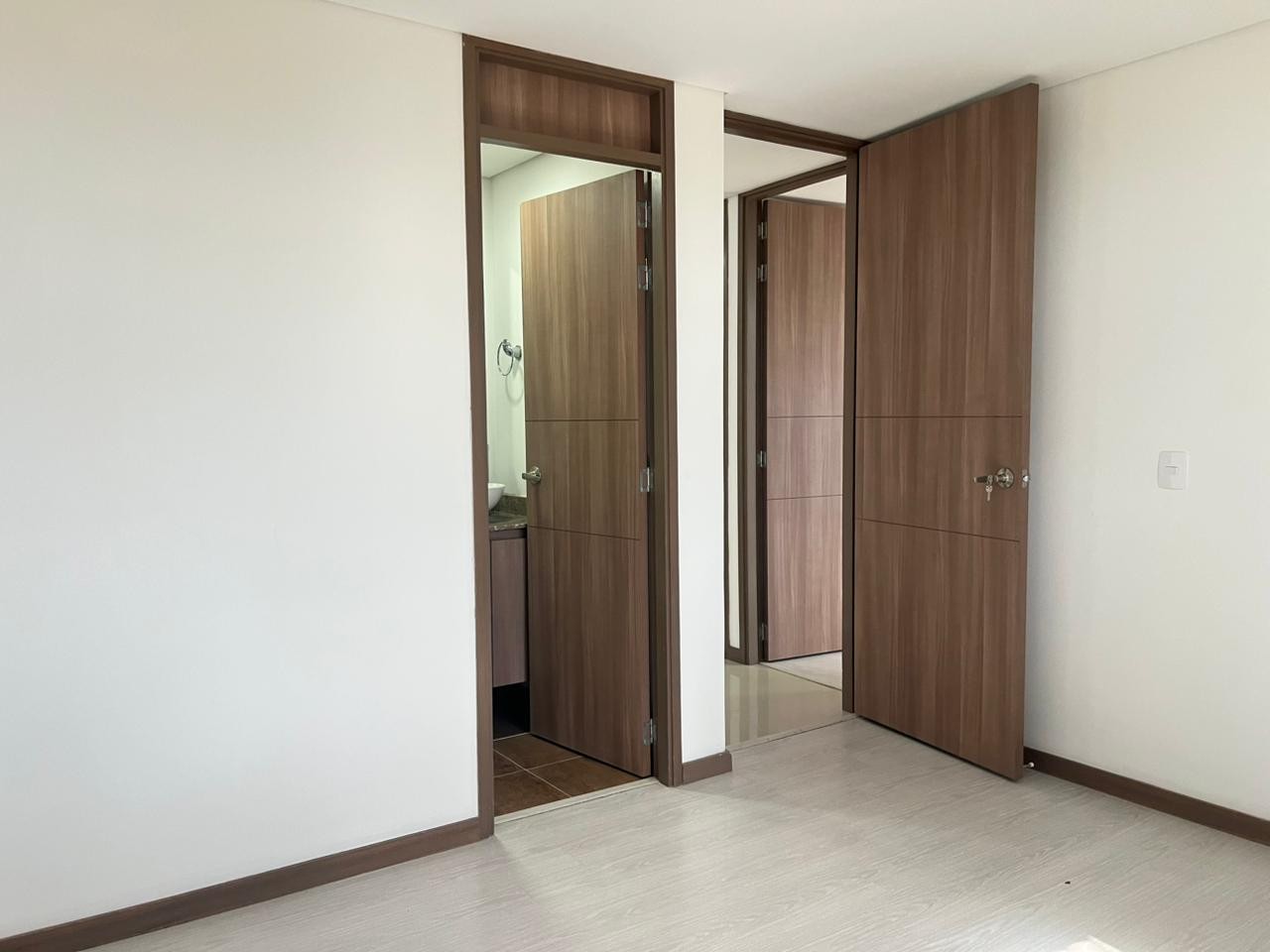 Apartamento en arriendo en Uribe Angel, Envigado · foto 12 de 18