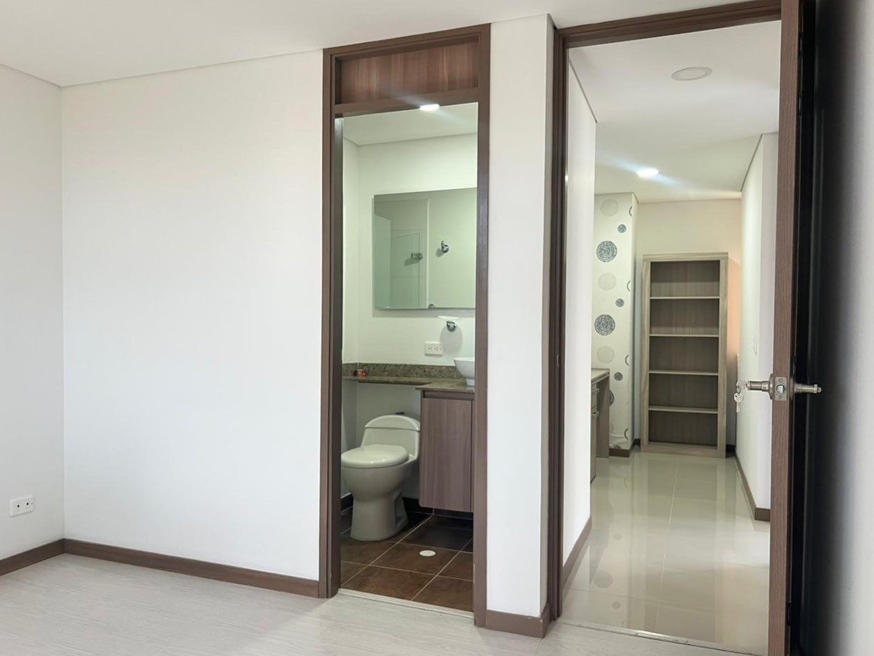 Apartamento en arriendo en Uribe Angel, Envigado · foto 14 de 18
