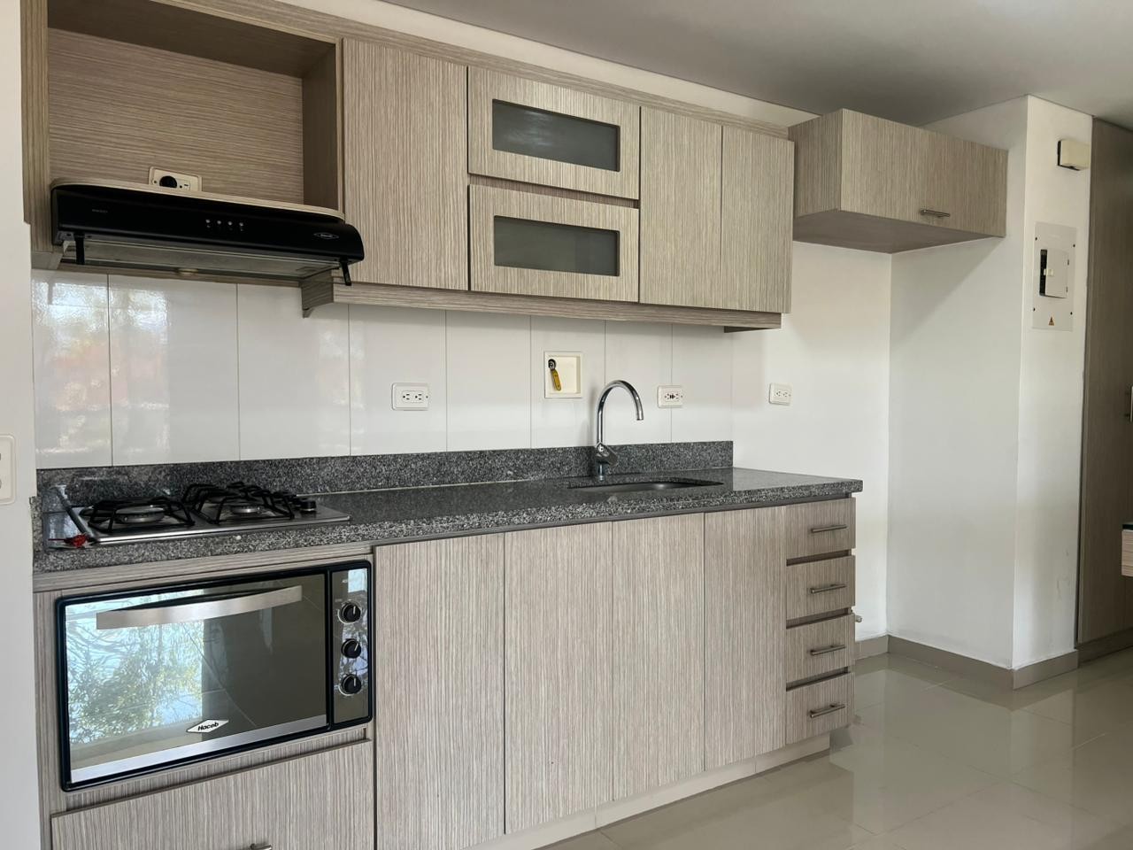 Apartamento en arriendo en Uribe Angel, Envigado · foto 8 de 18