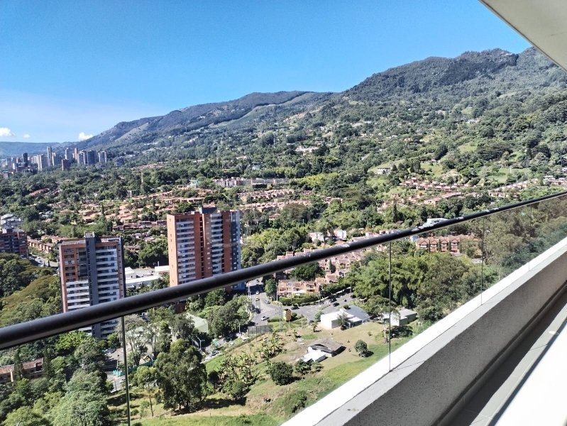 3BR Apartment in Loma del Escobero (111 m²)