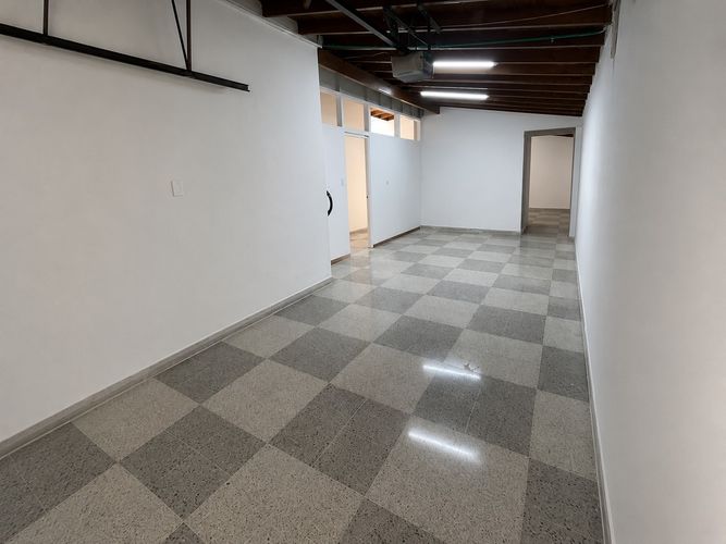 Casa de 5 alcobas en arriendo en Laureles, Medellín, 202 m² · foto 4 de 18