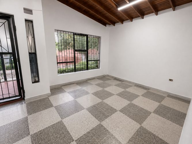 Casa de 5 alcobas en arriendo en Laureles, Medellín, 202 m² · foto 5 de 18