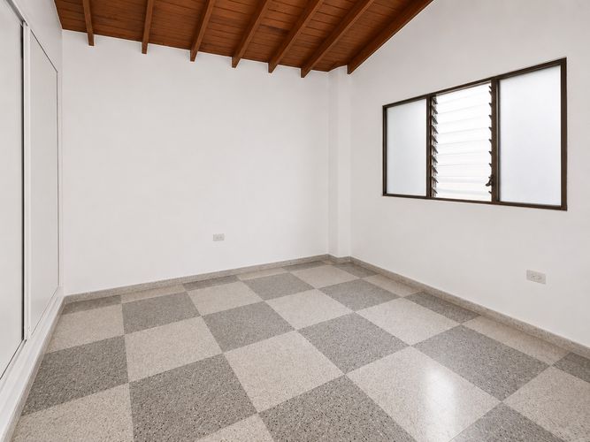 Casa de 5 alcobas en arriendo en Laureles, Medellín, 202 m² · foto 10 de 18
