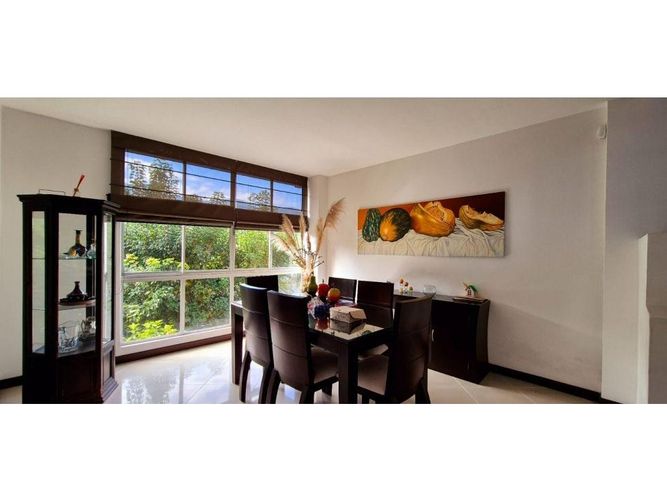 Casa de 4 alcobas en venta en Escobero, Medellín, 350 m² · foto 2 de 10