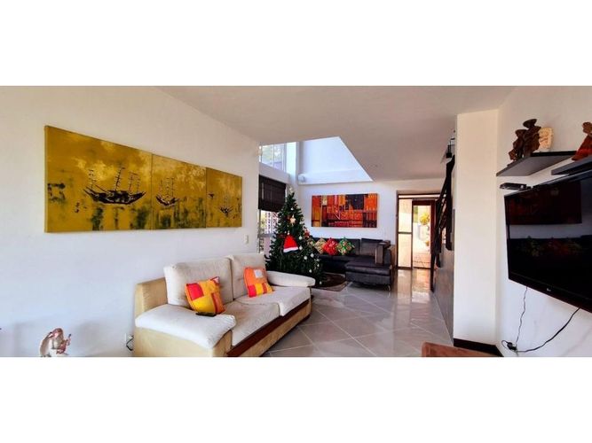 Casa de 4 alcobas en venta en Escobero, Medellín, 350 m² · foto 3 de 10