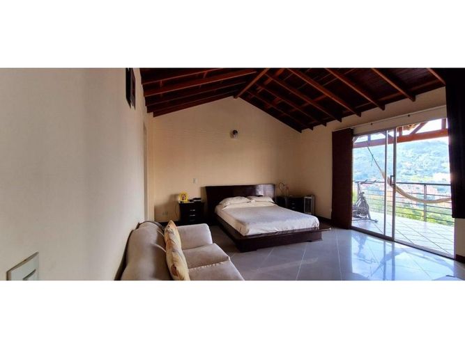Casa de 4 alcobas en venta en Escobero, Medellín, 350 m² · foto 7 de 10
