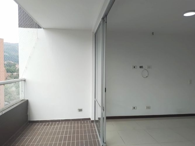 Apartamento de 3 alcobas en arriendo en San Lucas, Medellín, 135 m² · foto 18 de 18