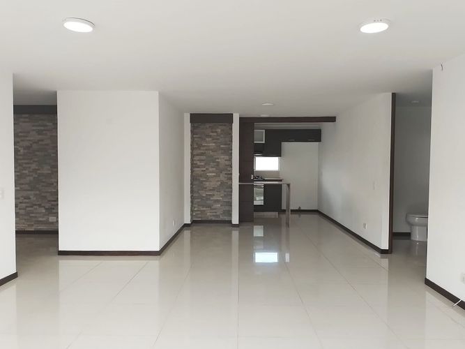 Apartamento de 3 alcobas en arriendo en San Lucas, Medellín, 135 m² · foto 2 de 18