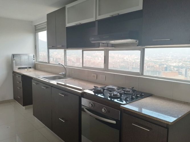 Apartamento de 3 alcobas en arriendo en San Lucas, Medellín, 135 m² · foto 5 de 18