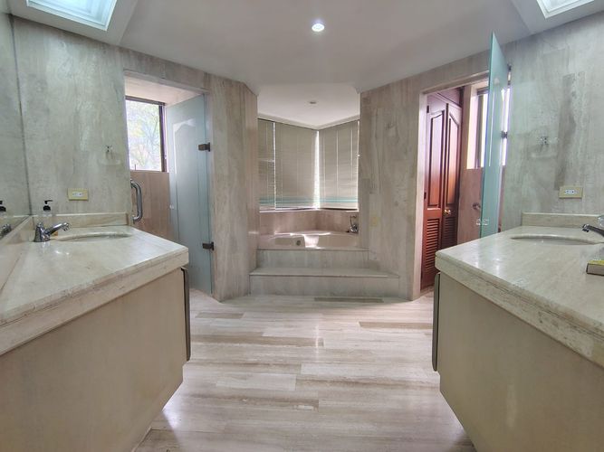 Apartamento de 4 alcobas en venta en El Poblado, Medellín, 458 m² · foto 14 de 20