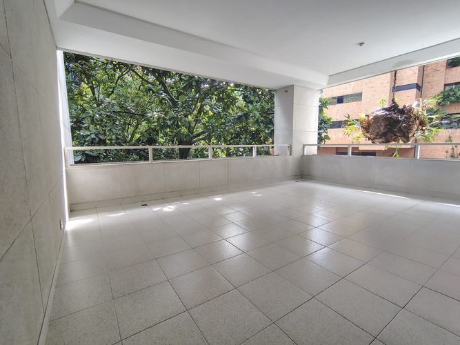 Apartamento de 4 alcobas en venta en El Poblado, Medellín, 458 m² · foto 19 de 20