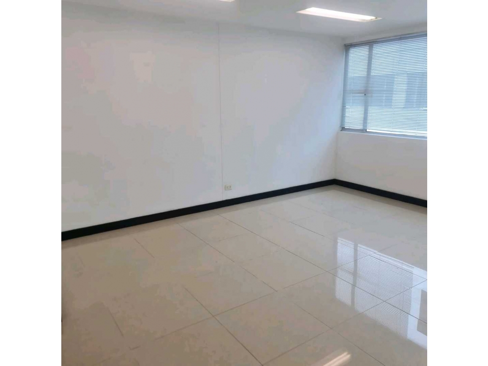 Oficina en venta en Medellín 2