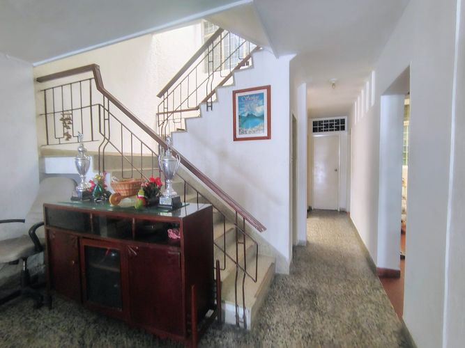 Casa de 5 alcobas en venta en San Francisco, Bucaramanga, 280 m² · foto 6 de 24