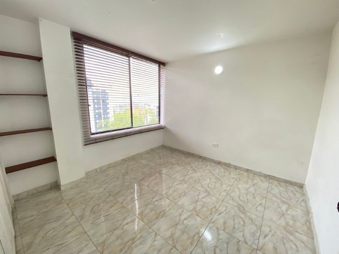 Apartamento de 2 alcobas en arriendo en Los Balsos, Medellín, 76 m² · foto 4 de 11