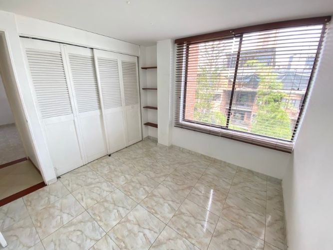 Apartamento de 2 alcobas en arriendo en Los Balsos, Medellín, 76 m² · foto 6 de 11