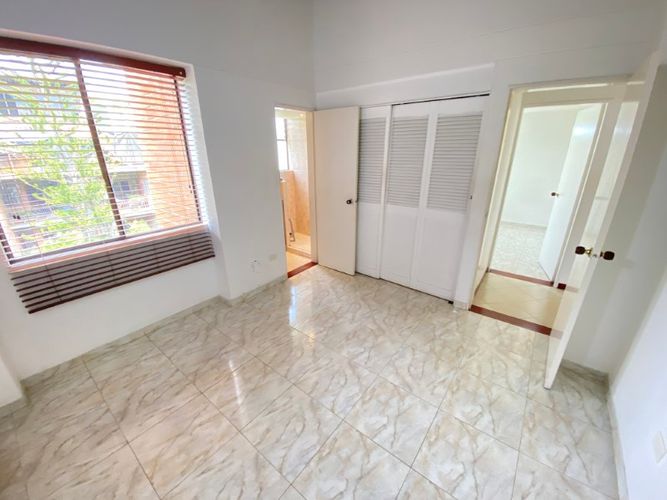 Apartamento de 2 alcobas en arriendo en Los Balsos, Medellín, 76 m² · foto 8 de 11