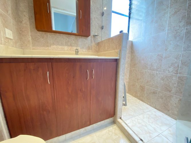 Apartamento de 2 alcobas en arriendo en Los Balsos, Medellín, 76 m² · foto 10 de 11