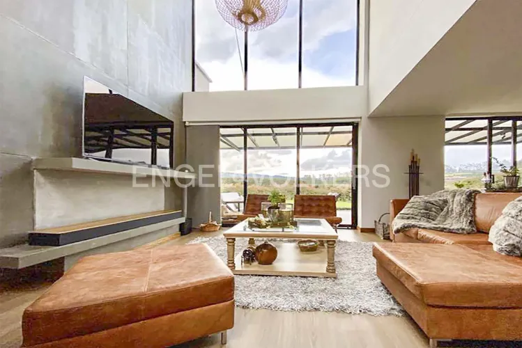 Casa de 4 alcobas en venta en Las Palmas, Rionegro, 650 m² · foto 2 de 11
