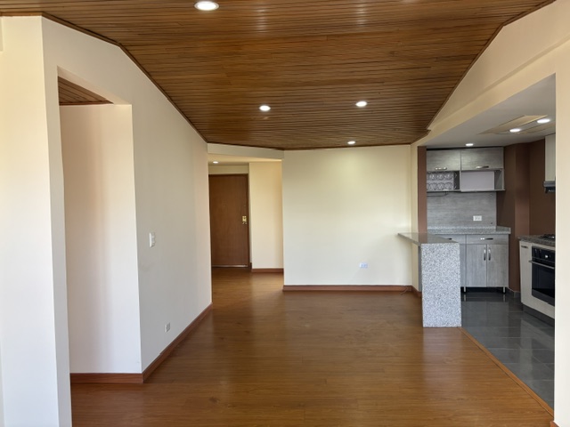 Apartamento en venta en Los Cedros, Bogotá · foto 3 de 23