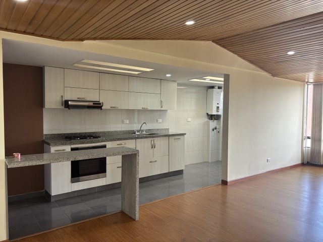 Apartamento en venta en Los Cedros, Bogotá · foto 4 de 23