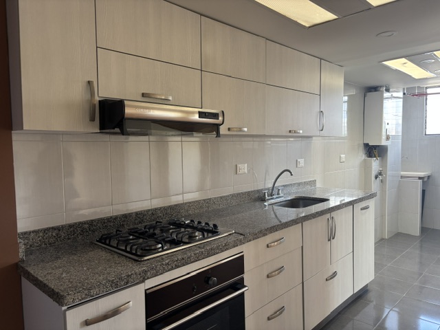 Apartamento en venta en Los Cedros, Bogotá · foto 7 de 23