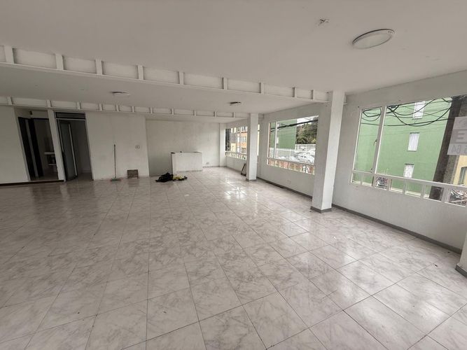 Casa de 4 alcobas en venta en Bolivia, Bogotá, 420 m² · foto 9 de 24