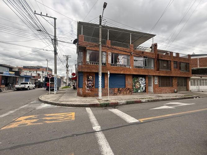 Casa de 4 alcobas en venta en Bolivia, Bogotá, 420 m² · foto 3 de 24