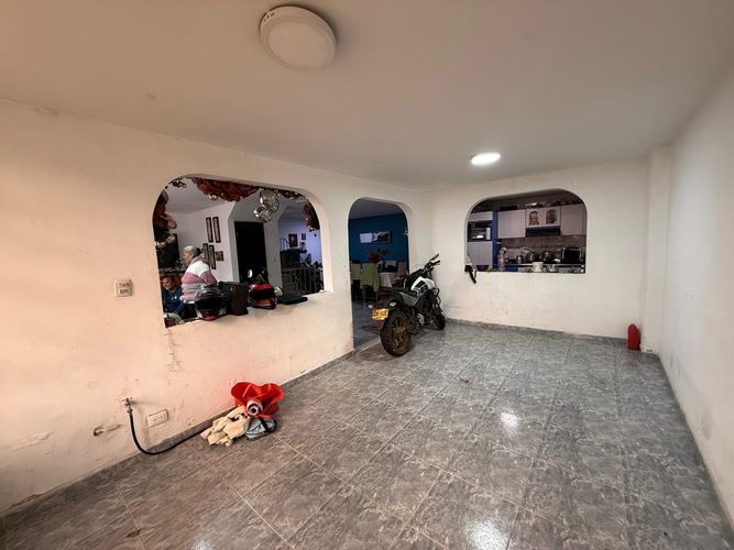Casa de 4 alcobas en venta en Bolivia, Bogotá, 420 m² · foto 17 de 24