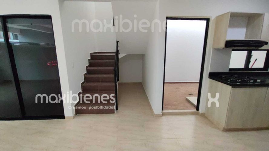 Casa de 3 alcobas en arriendo en Villa Del Rio, Apartado, 160 m² · foto 2 de 18