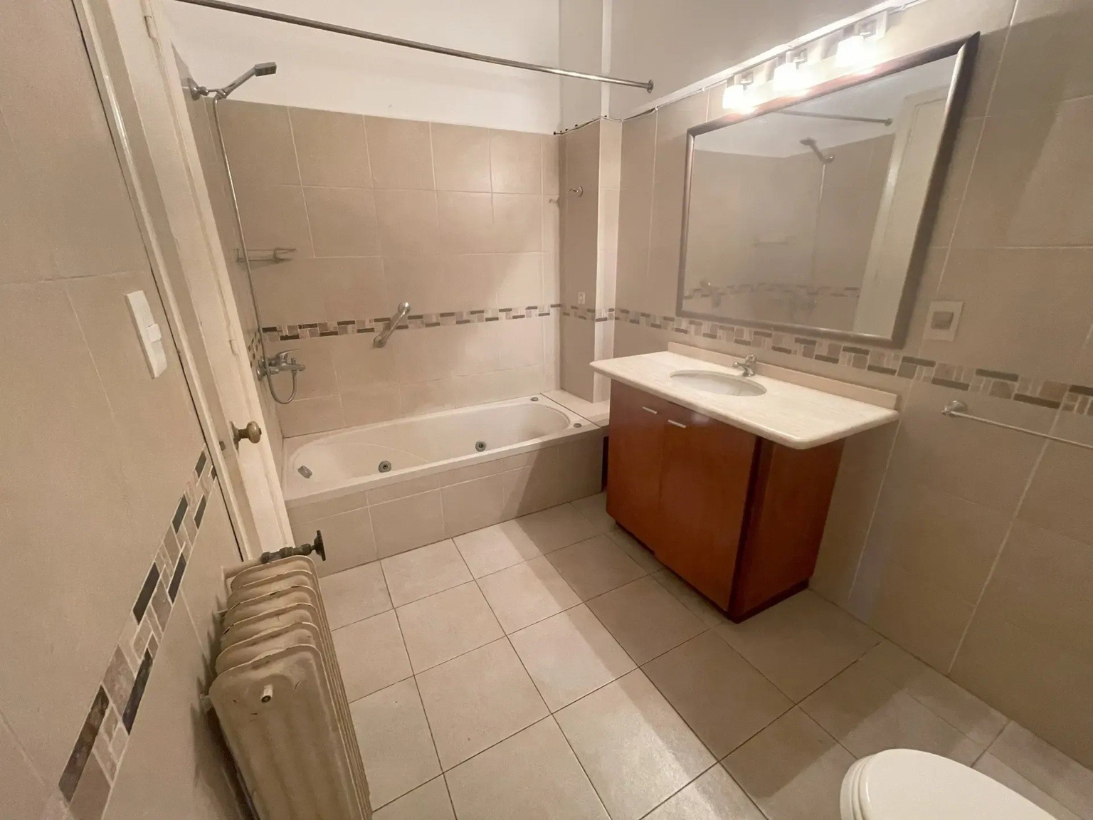 ALQUILER EN CORDON, 4 DORMITORIOS, 3 BAÑOS, TERRAZA LAVADERO, GARAJE, PORTERIA, CALEFACCION · Foto 10