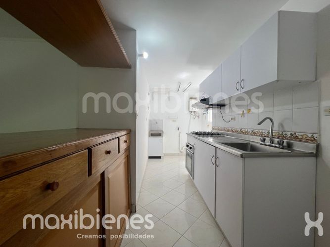 Apartamento de 3 alcobas en arriendo en Castropol, Medellín, 68 m² · foto 3 de 12