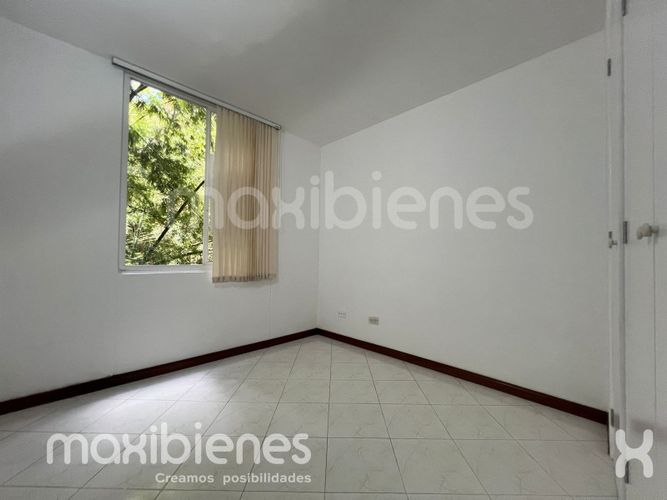 Apartamento de 3 alcobas en arriendo en Castropol, Medellín, 68 m² · foto 4 de 12
