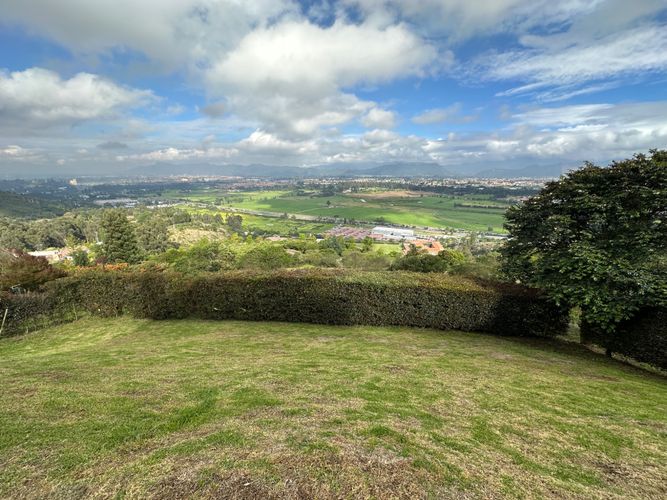Casa de 3 alcobas en venta en Sindamanoy, Chía, 260 m² · foto 2 de 24