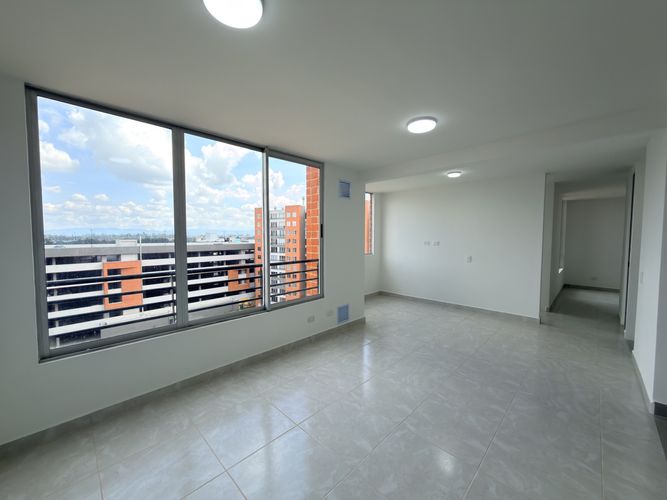 Apartamento de 2 alcobas en venta en La Magnolia, Madrid, 49 m² · foto 2 de 11