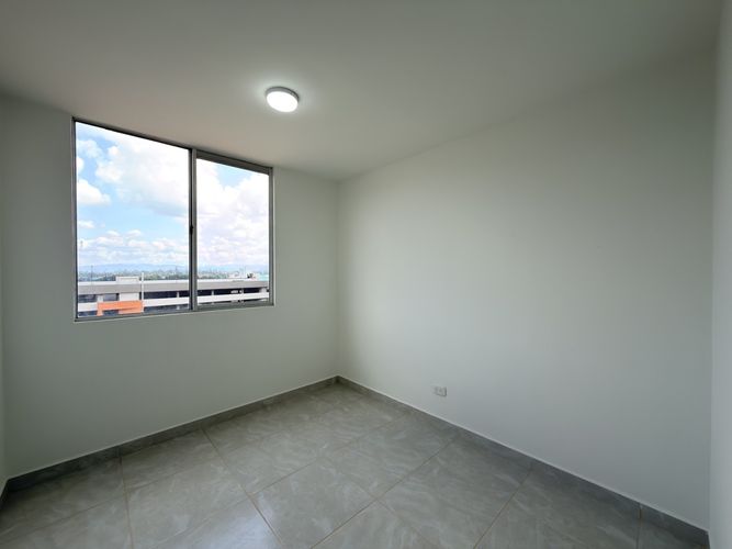Apartamento de 2 alcobas en venta en La Magnolia, Madrid, 49 m² · foto 7 de 11