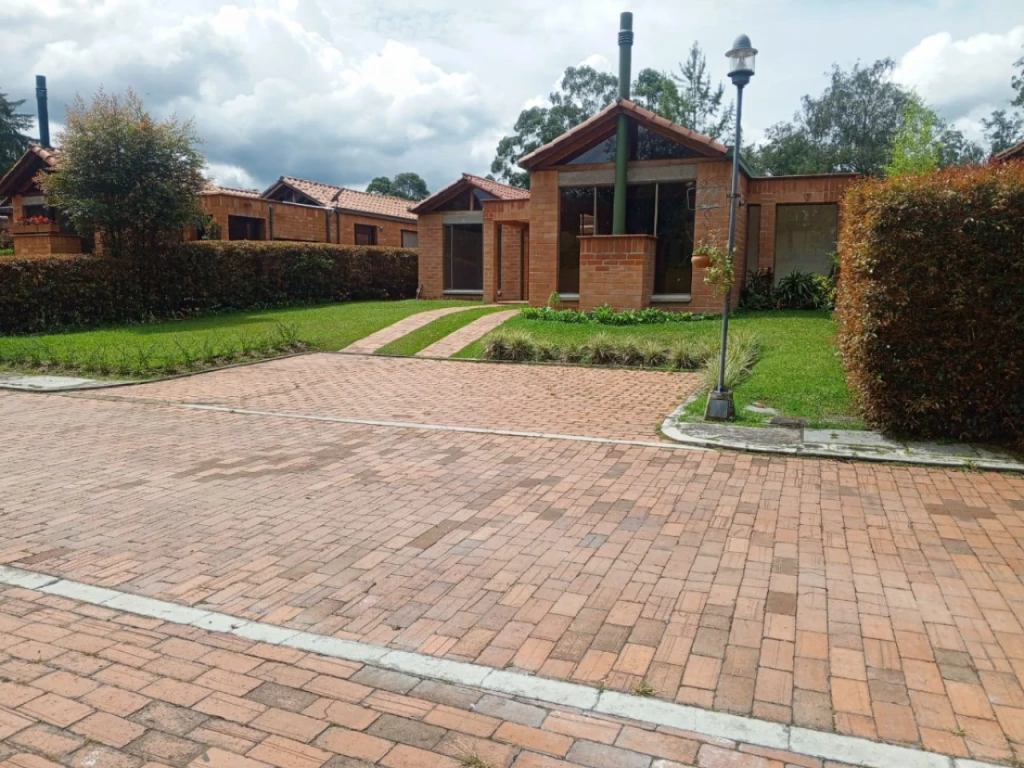2BR House in Santa Elena (136 m²)